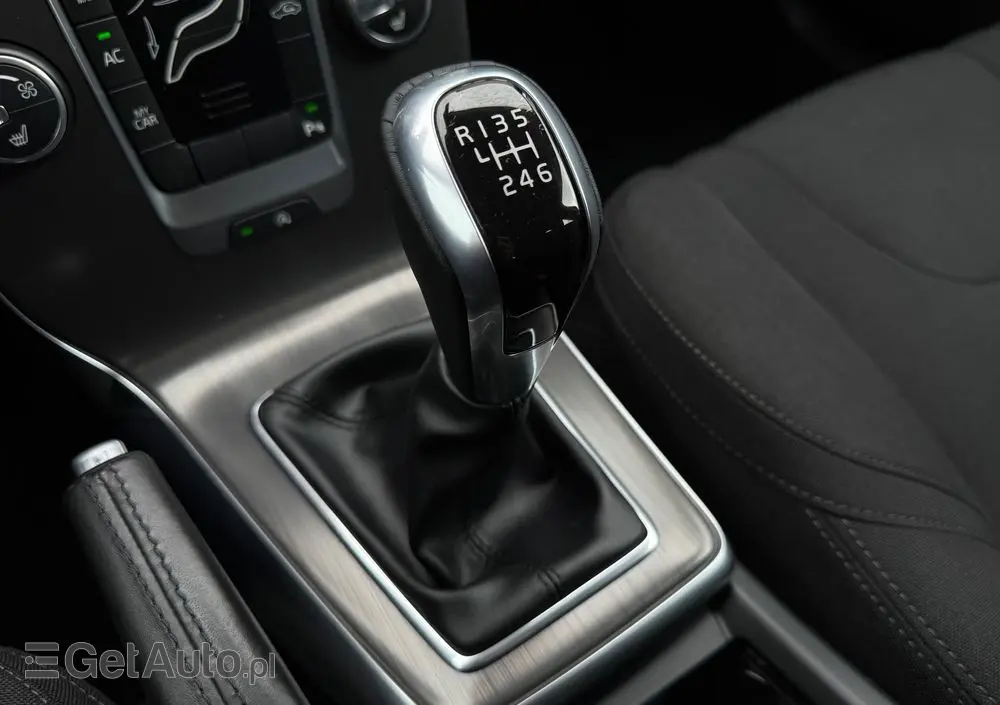 VOLVO V40 T2 You