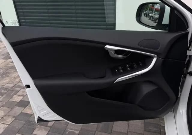 VOLVO V40 T2 You
