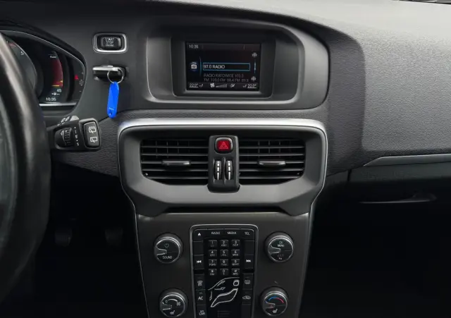 VOLVO V40 T2 You