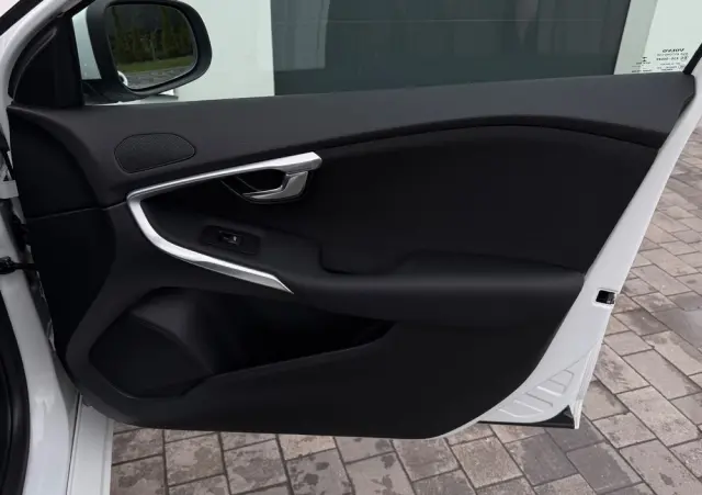VOLVO V40 T2 You