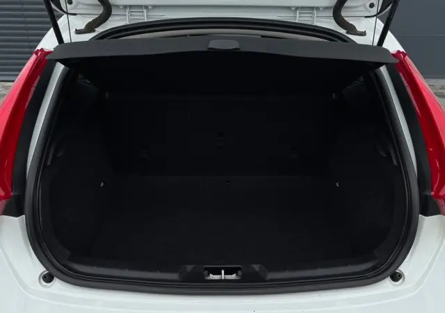 VOLVO V40 T2 You