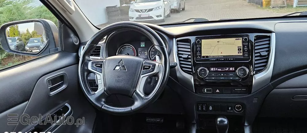 MITSUBISHI L200 Pick Up 4x4 Autm Double Cab Top