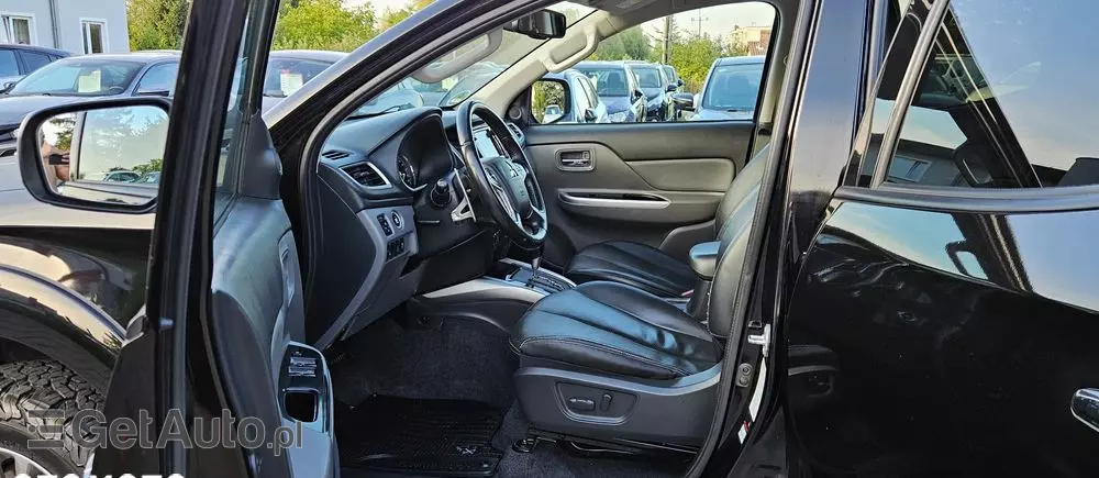 MITSUBISHI L200 Pick Up 4x4 Autm Double Cab Top