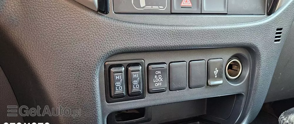 MITSUBISHI L200 Pick Up 4x4 Autm Double Cab Top