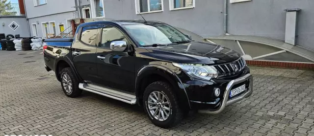 MITSUBISHI L200 Pick Up 4x4 Autm Double Cab Top