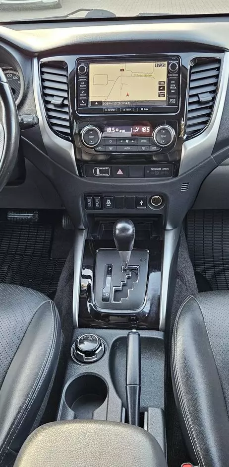 MITSUBISHI L200 Pick Up 4x4 Autm Double Cab Top