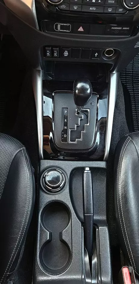 MITSUBISHI L200 Pick Up 4x4 Autm Double Cab Top