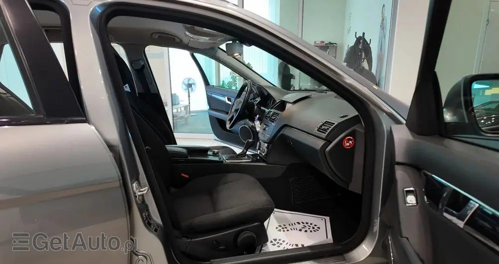 MERCEDES-BENZ Klasa C 180 T Kompressor Automatik