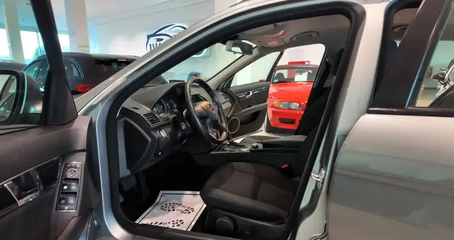 MERCEDES-BENZ Klasa C 180 T Kompressor Automatik