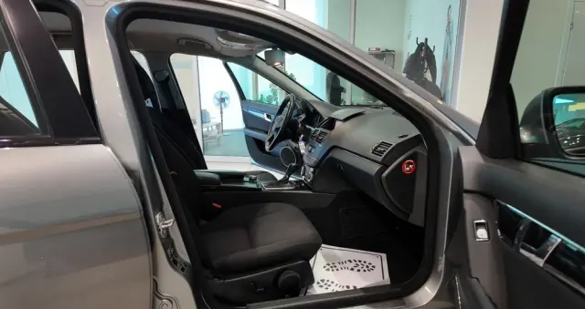 MERCEDES-BENZ Klasa C 180 T Kompressor Automatik