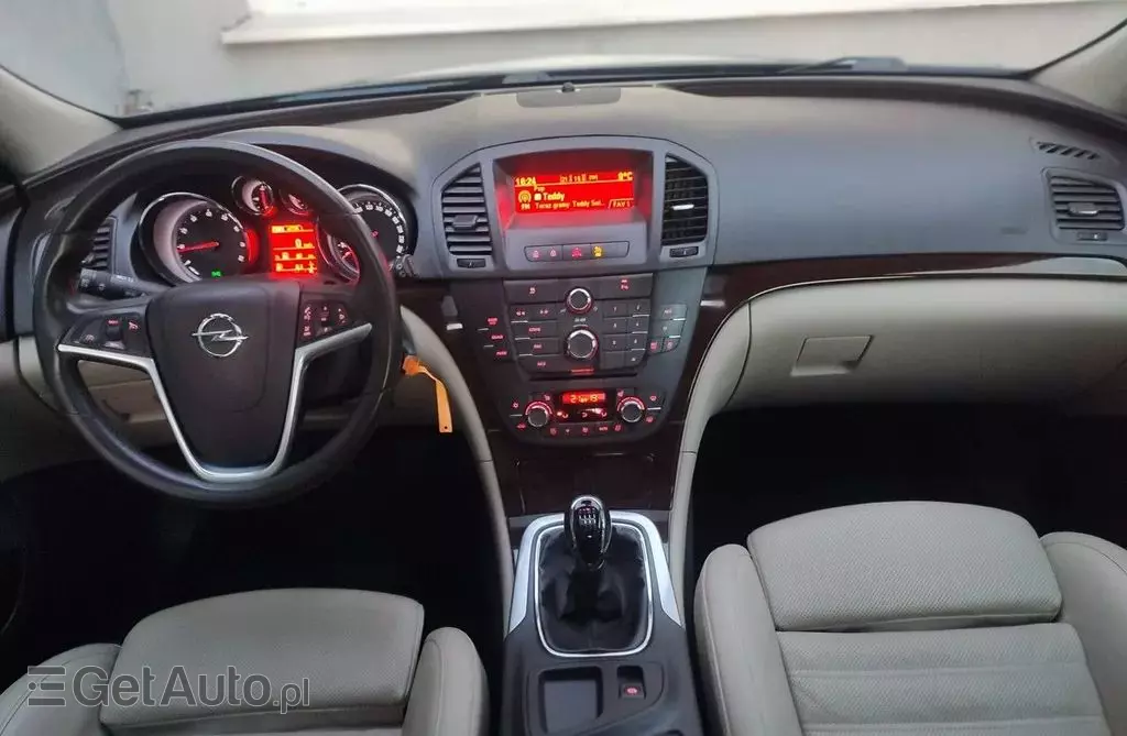 OPEL Insignia 