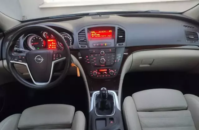 OPEL Insignia 