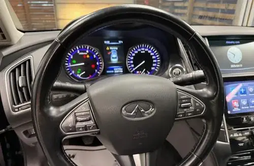 INFINITI Q50 