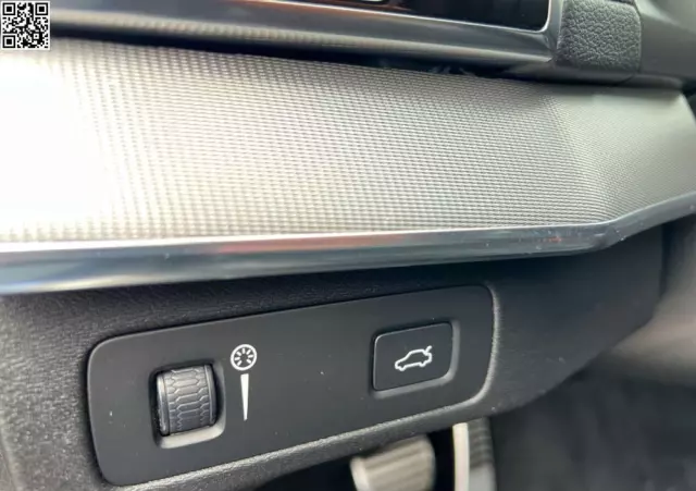 VOLVO XC 90 D5 SCR AWD R-Design