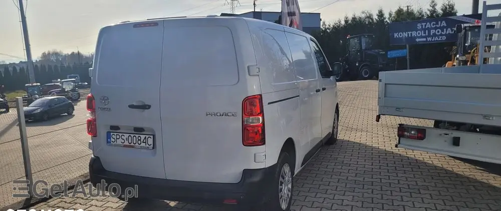 TOYOTA PROACE 