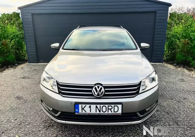 VOLKSWAGEN Passat 