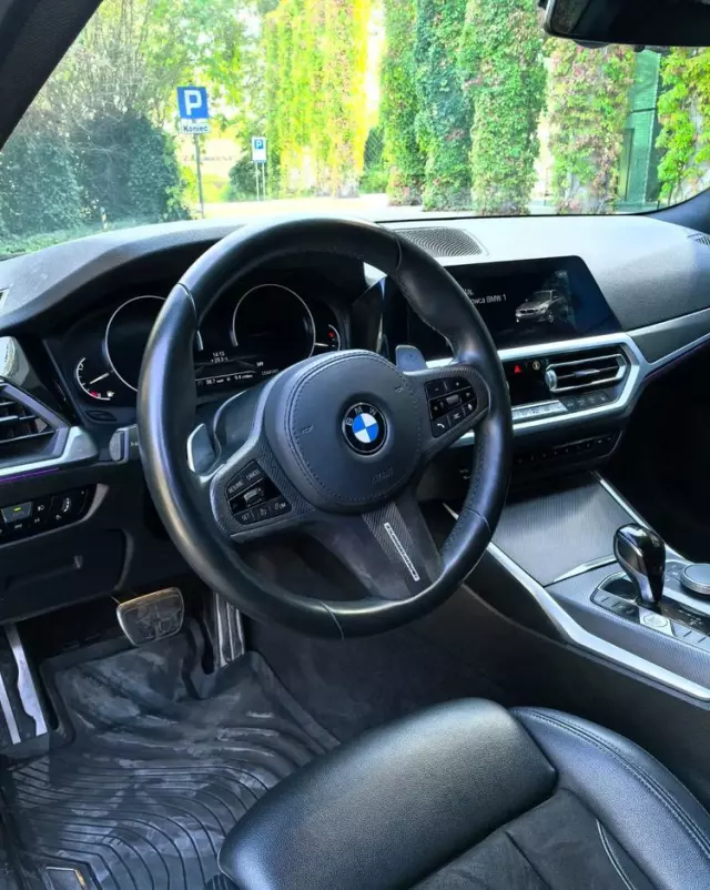 BMW Seria 3 330i M Sport sport