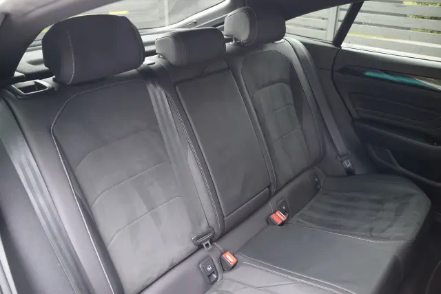 VOLKSWAGEN Arteon R-Line DSG