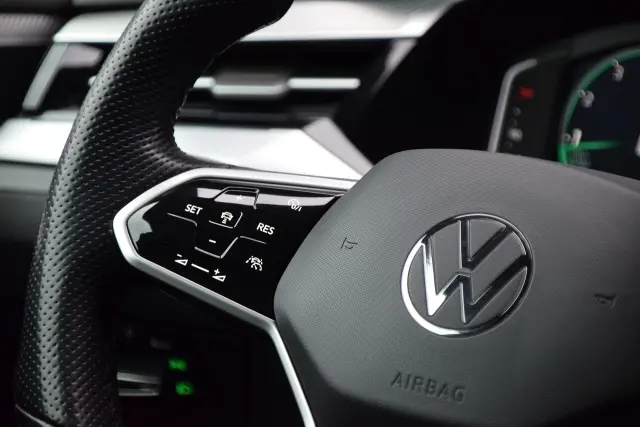 VOLKSWAGEN Arteon R-Line DSG