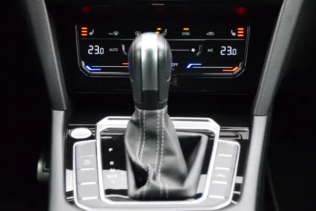 VOLKSWAGEN Arteon R-Line DSG