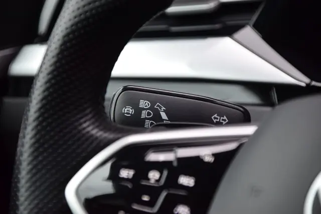 VOLKSWAGEN Arteon R-Line DSG