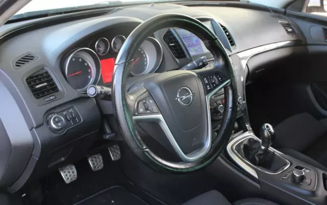 OPEL Insignia 2.0 T Sport