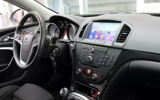 OPEL Insignia 2.0 T Sport