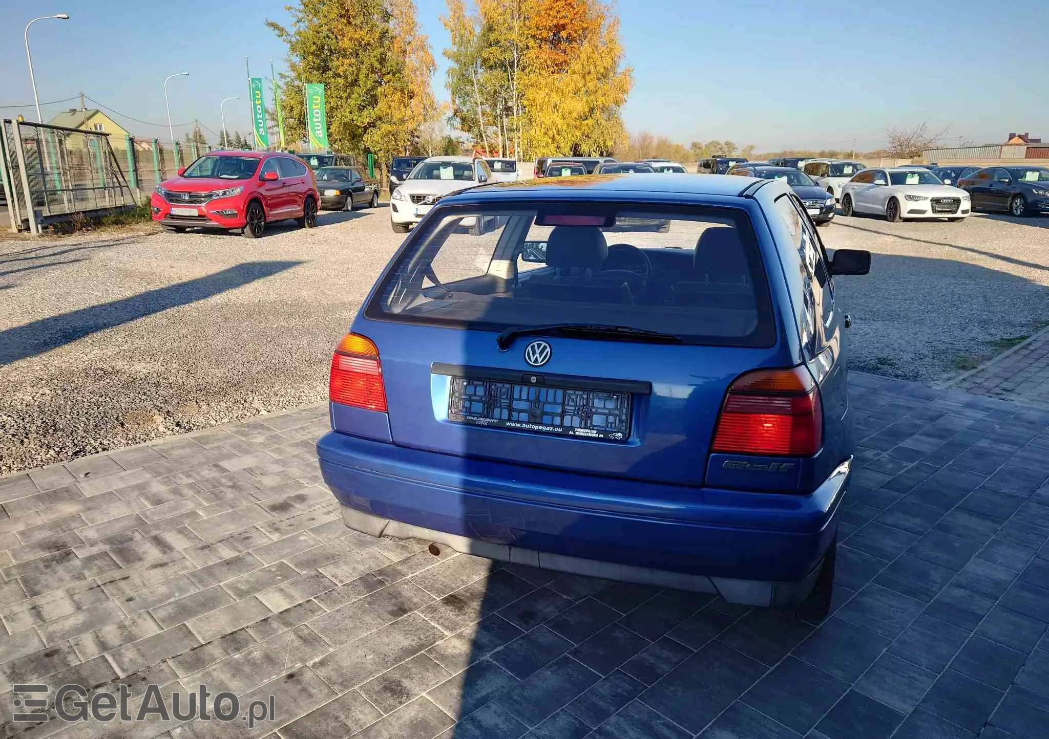 VOLKSWAGEN Golf 