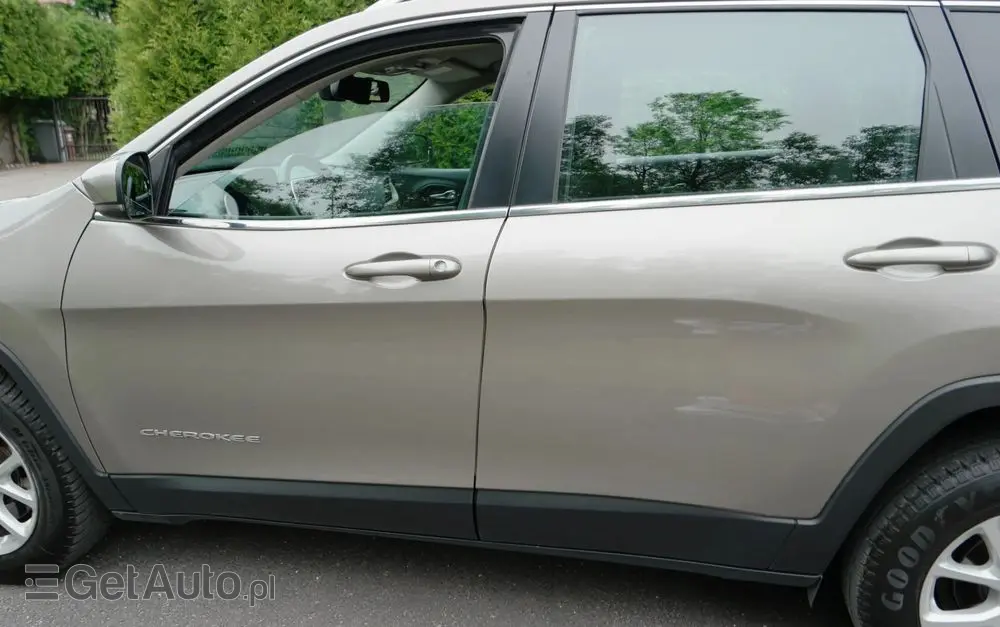 JEEP Cherokee 2.0 MJD 4x2 Longitude EU6