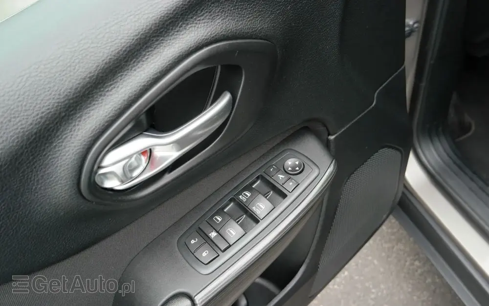 JEEP Cherokee 2.0 MJD 4x2 Longitude EU6