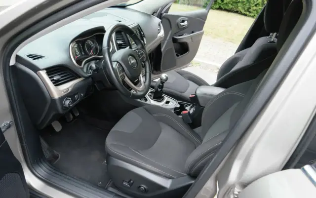 JEEP Cherokee 2.0 MJD 4x2 Longitude EU6