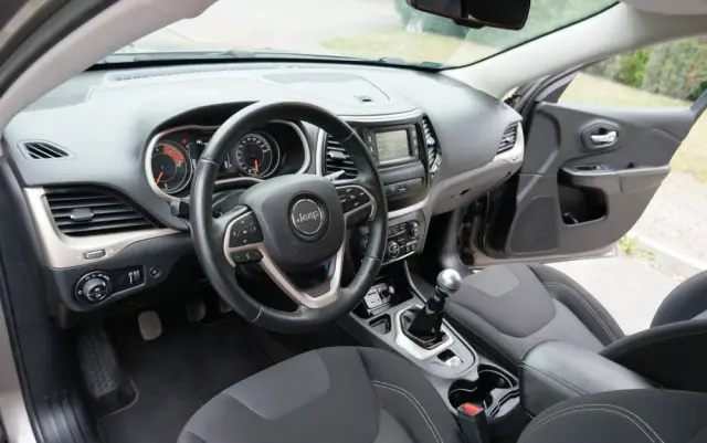 JEEP Cherokee 2.0 MJD 4x2 Longitude EU6