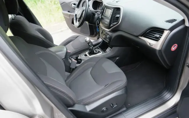 JEEP Cherokee 2.0 MJD 4x2 Longitude EU6