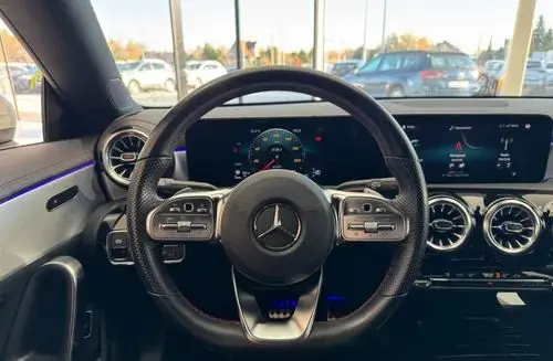 MERCEDES-BENZ CLA 