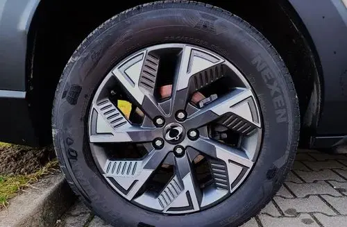 SSANGYONG/KGM Torres 