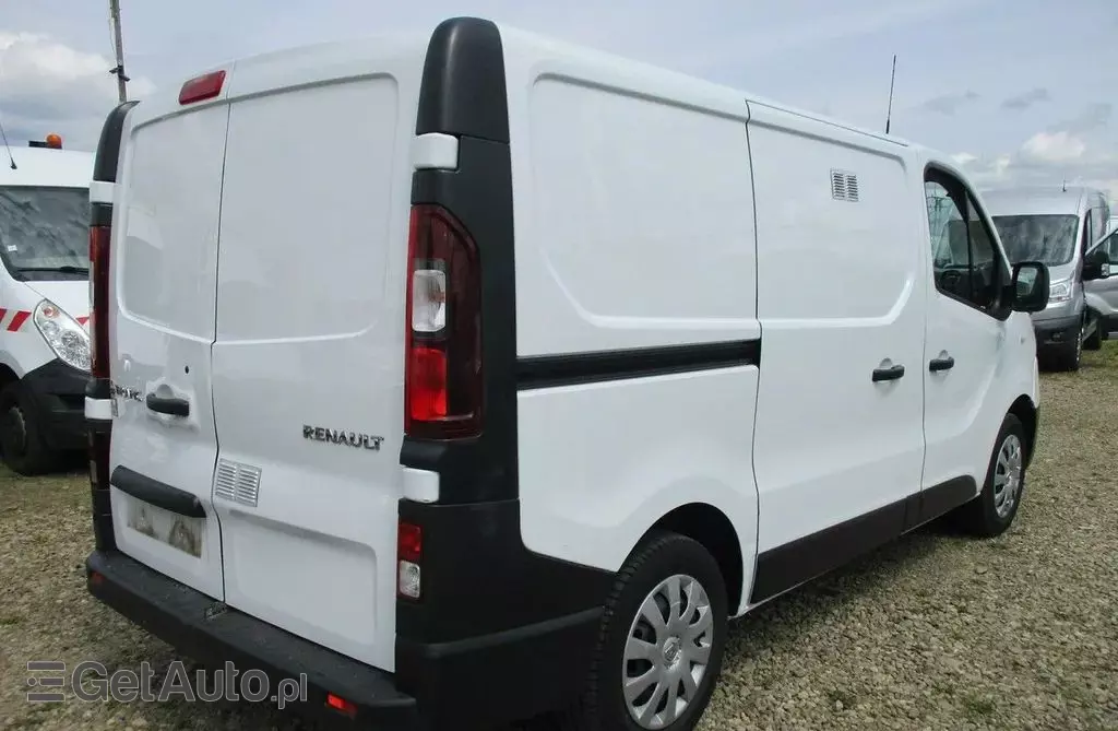 RENAULT Trafic 