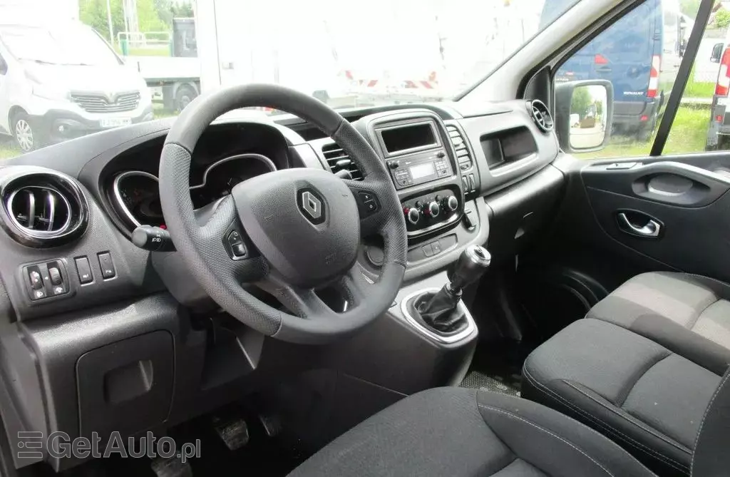 RENAULT Trafic 