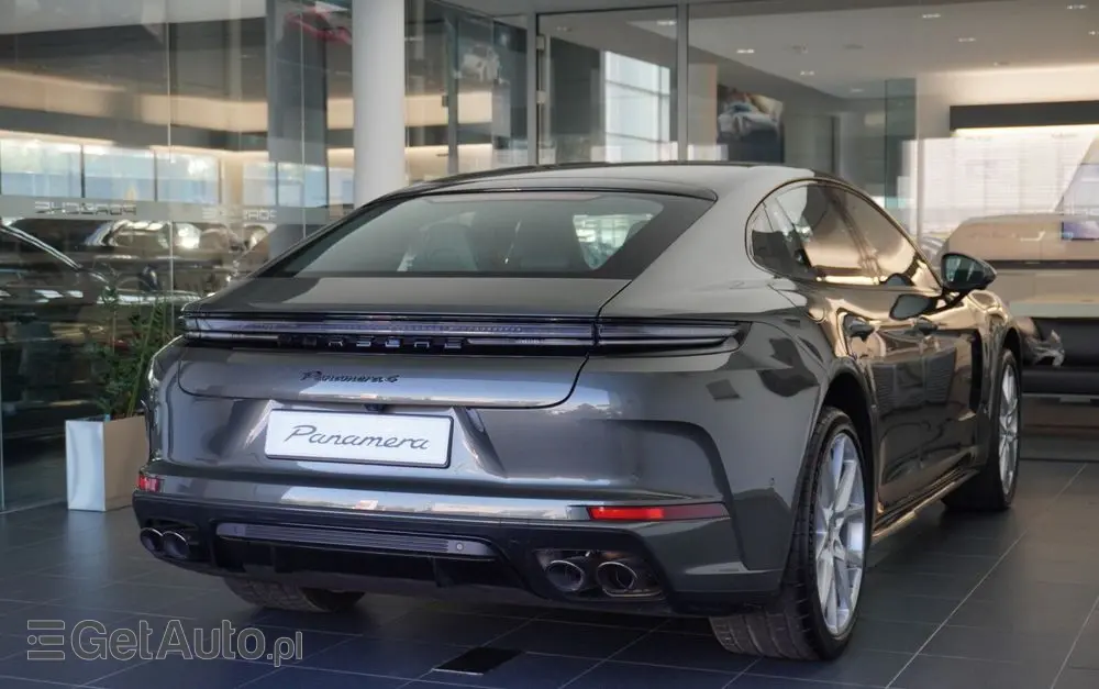 PORSCHE Panamera 