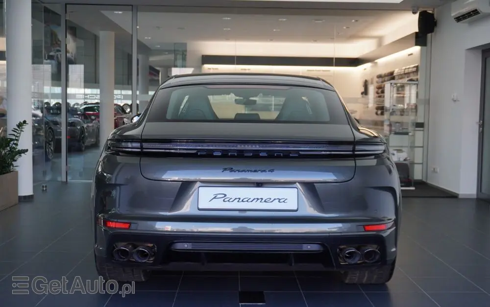 PORSCHE Panamera 