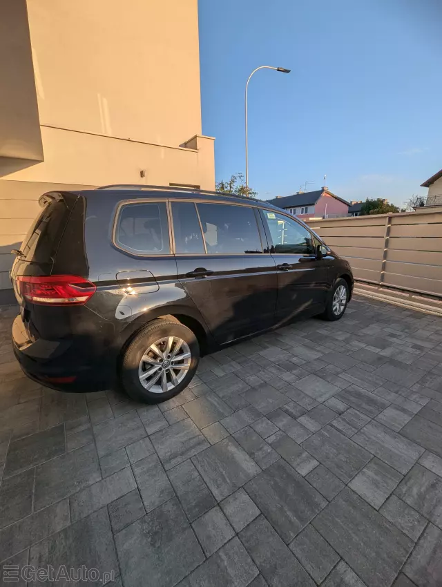VOLKSWAGEN Touran Highline DSG