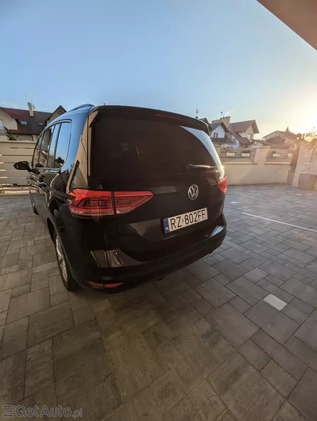 VOLKSWAGEN Touran Highline DSG