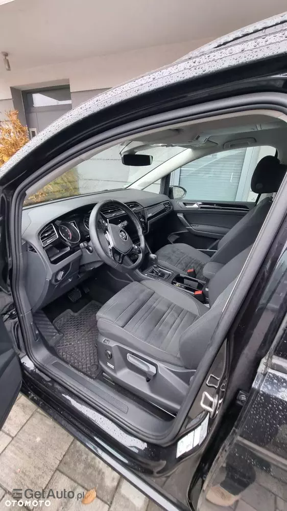 VOLKSWAGEN Touran Highline DSG