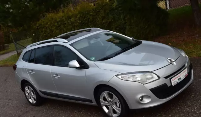 RENAULT Megane 