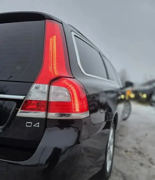 VOLVO V70 