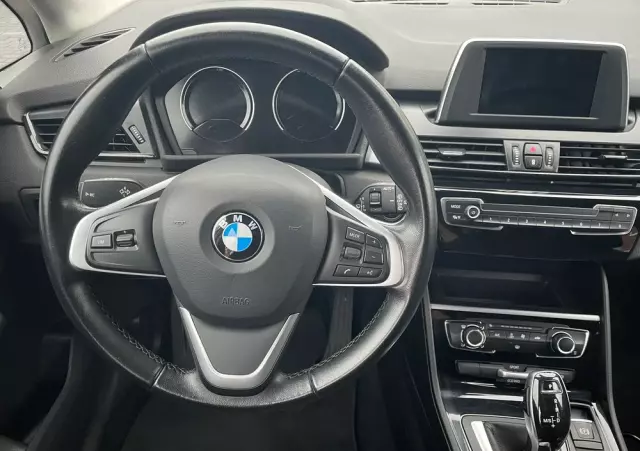 BMW Seria 2 216d
