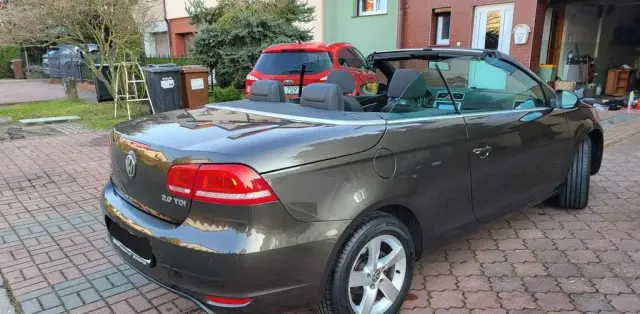 VOLKSWAGEN Eos 