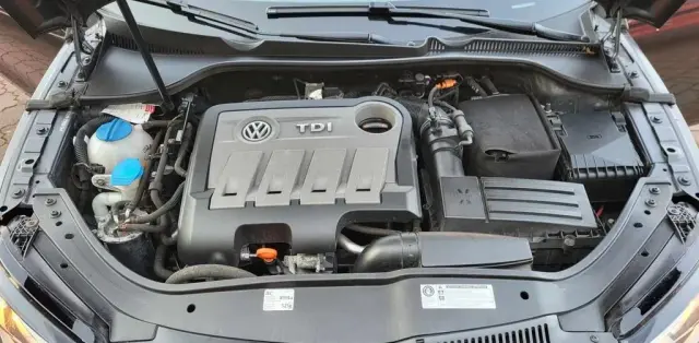VOLKSWAGEN Eos 