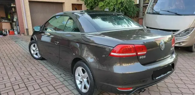 VOLKSWAGEN Eos 