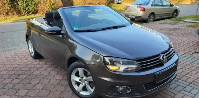 VOLKSWAGEN Eos 