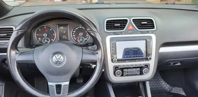 VOLKSWAGEN Eos 